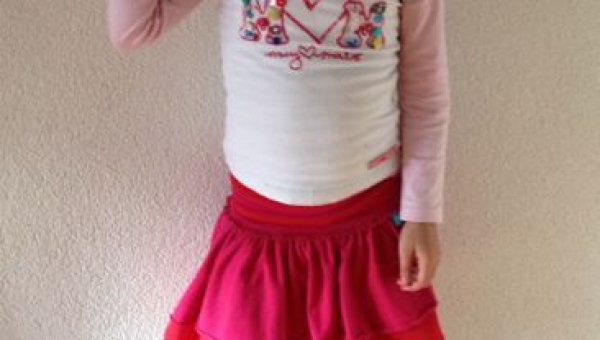 Emma (6 jaar) bedenkt zelf een actie en haalt €4,45 op